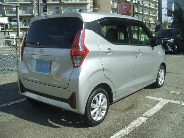 デイズ Ｘ　純正９インチナビ（型番ＭＭ２２３ＤーＬ）　フルセグ　ブルートゥース　バックカメラ　衝突被害軽減ブレーキ　ドラレコ（3枚目）