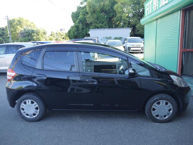 フィット Ｇスマートセレクション　１年保証付き　スマートキー　フルセグ地デジＴＶ　ナビ　ＵＳＢ　ＤＶＤ再生　携帯リンク　バックカメラ　ＥＴＣ　ＡＢＳ　電格ミラー　Ｗエアーバック（4枚目）