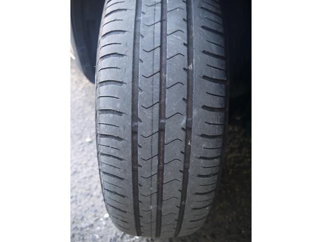 フィット Ｇスマートセレクション　１年保証付き　スマートキー　フルセグ地デジＴＶ　ナビ　ＵＳＢ　ＤＶＤ再生　携帯リンク　バックカメラ　ＥＴＣ　ＡＢＳ　電格ミラー　Ｗエアーバック（12枚目）