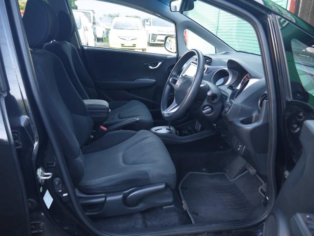 フィット Ｇスマートセレクション　１年保証付き　スマートキー　フルセグ地デジＴＶ　ナビ　ＵＳＢ　ＤＶＤ再生　携帯リンク　バックカメラ　ＥＴＣ　ＡＢＳ　電格ミラー　Ｗエアーバック（13枚目）