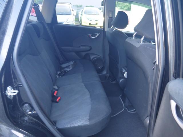 フィット Ｇスマートセレクション　１年保証付き　スマートキー　フルセグ地デジＴＶ　ナビ　ＵＳＢ　ＤＶＤ再生　携帯リンク　バックカメラ　ＥＴＣ　ＡＢＳ　電格ミラー　Ｗエアーバック（14枚目）