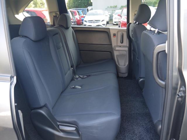 フリード フレックス ジャストセレクション 1年保証付き 電動スライドドア 純正エアロ 地デジTV ナビ 携帯リンク バックカメラ HIDオートライト 安全ボディ 禁煙車 キーレス ABS 電格ミラー ウォークスルー Wエアーバック(14枚目)