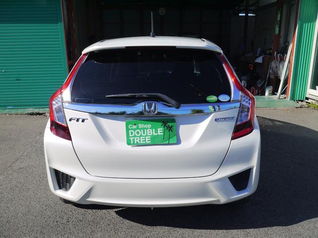 フィットハイブリッド Fパッケージ 2年保証付き 衝突軽減ブレーキ スマートキー プッシュスタート 地デジTV ナビ Bluetooth対応 バックカメラ HIDオートライト 安全ボディ 禁煙車 ABS 電格ミラー Wエアーバック(6枚目)