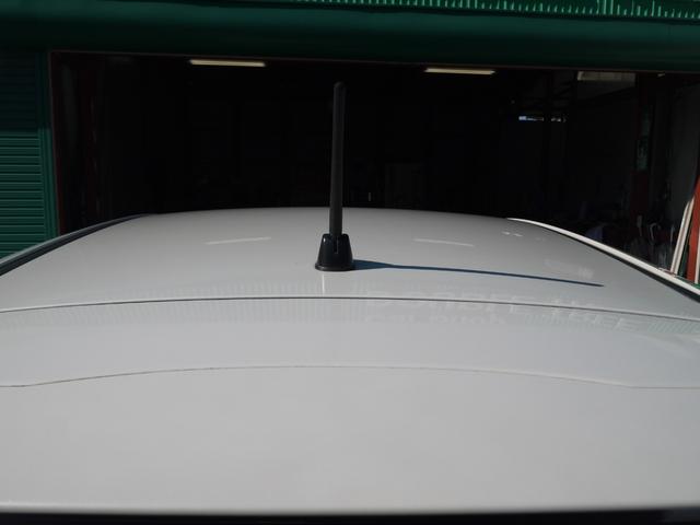 フィットハイブリッド Fパッケージ 2年保証付き 衝突軽減ブレーキ スマートキー プッシュスタート 地デジTV ナビ Bluetooth対応 バックカメラ HIDオートライト 安全ボディ 禁煙車 ABS 電格ミラー Wエアーバック(9枚目)