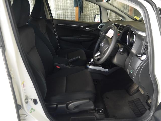 フィットハイブリッド Fパッケージ 2年保証付き 衝突軽減ブレーキ スマートキー プッシュスタート 地デジTV ナビ Bluetooth対応 バックカメラ HIDオートライト 安全ボディ 禁煙車 ABS 電格ミラー Wエアーバック(14枚目)