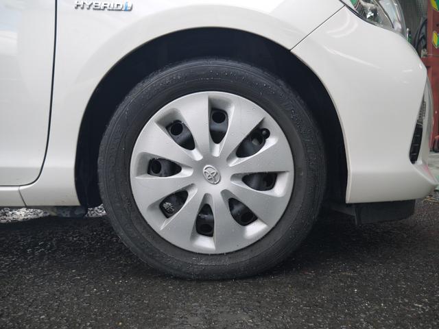 アクア Ｇ　２年保証付き　地デジＴＶ　ナビ　ブルートゥース　バックカメラ　ＥＴＣ　シートヒーター　禁煙車　キーレスキー　安全ボディ　オートエアコン　電格ミラー　ＡＢＳ　ＥＳＣ　アイドリングストップ（8枚目）