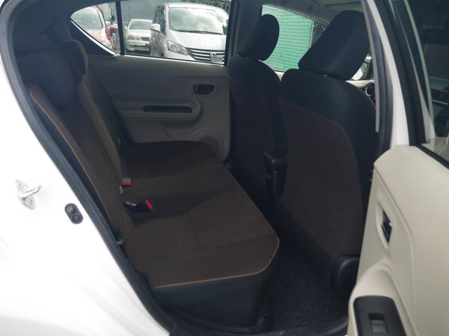 アクア Ｇ　２年保証付き　地デジＴＶ　ナビ　ブルートゥース　バックカメラ　ＥＴＣ　シートヒーター　禁煙車　キーレスキー　安全ボディ　オートエアコン　電格ミラー　ＡＢＳ　ＥＳＣ　アイドリングストップ（11枚目）