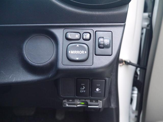 アクア Ｇ　２年保証付き　地デジＴＶ　ナビ　ブルートゥース　バックカメラ　ＥＴＣ　シートヒーター　禁煙車　キーレスキー　安全ボディ　オートエアコン　電格ミラー　ＡＢＳ　ＥＳＣ　アイドリングストップ（16枚目）