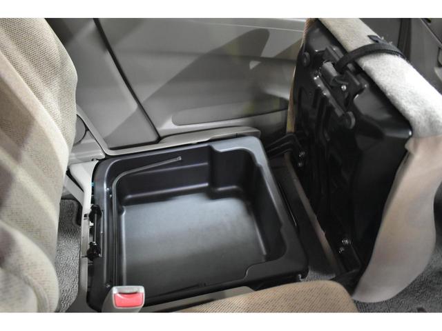 パレット スズキ ｇリミテッド 特別仕様車 スマートキー２本 プッシュスタート シートリフター ベンチシート アームレスト 助手席下収納ｂｏｘ フルフラット オートクローザードア 大阪府 ｇリミテッド 特別仕様車 スマートキー２本 プッシュスタート