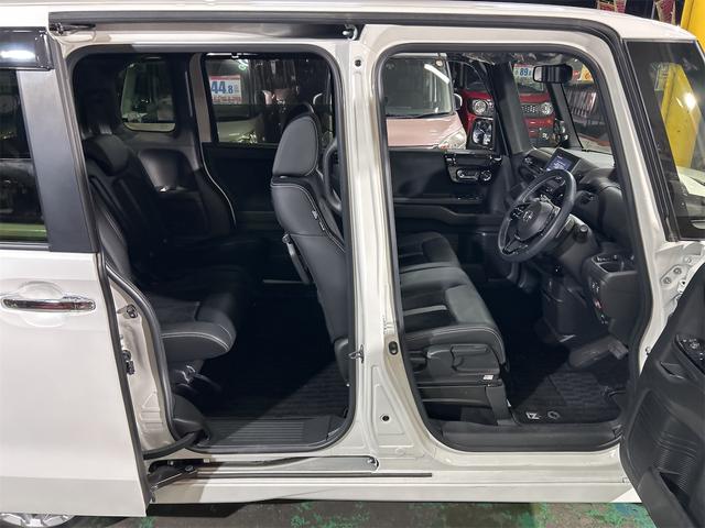 Ｎ－ＢＯＸカスタム Ｌターボ　メモリーナビ　Ｂｌｕｅｔｏｏｔｈオーディオ　ＤＶＤ　フルセグ　追尾式クルーズコントロール　ＩＣターボ　パドルシフト　ＬＥＤライト　フォグ　シーケンシャルウィンカー　純正アルミ　両側パワスラ（25枚目）