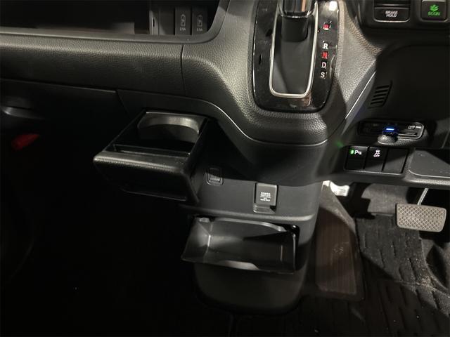 Ｎ－ＢＯＸカスタム Ｌターボ　メモリーナビ　Ｂｌｕｅｔｏｏｔｈオーディオ　ＤＶＤ　フルセグ　追尾式クルーズコントロール　ＩＣターボ　パドルシフト　ＬＥＤライト　フォグ　シーケンシャルウィンカー　純正アルミ　両側パワスラ（51枚目）