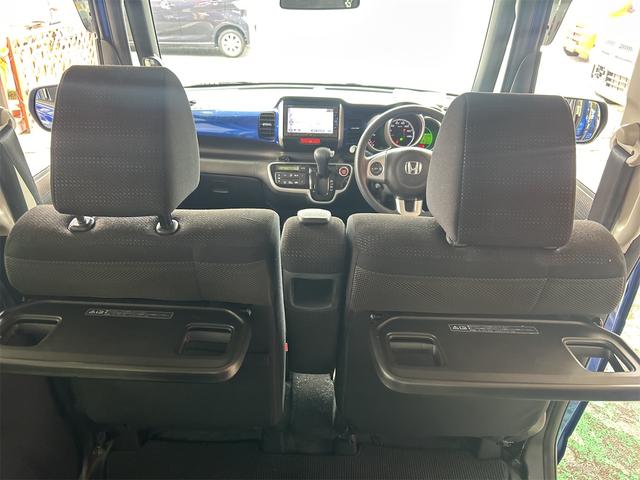 N-BOX G SSあんしんパッケージ コンピューター診断済 後期 メモリーナビ Bluetoothオーディオ DVD フルセグ ETC 両側自動ドア シートヒーター HIDライト バックシートテーブル リアスライドシート ホワイトアルミ(25枚目)