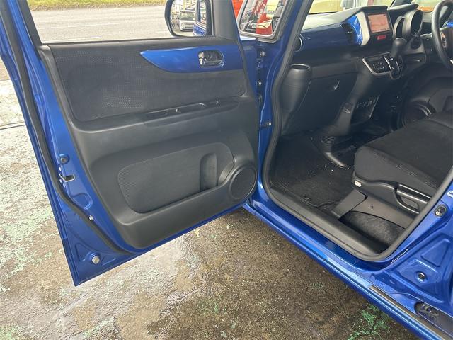 N-BOX G SSあんしんパッケージ コンピューター診断済 後期 メモリーナビ Bluetoothオーディオ DVD フルセグ ETC 両側自動ドア シートヒーター HIDライト バックシートテーブル リアスライドシート ホワイトアルミ(27枚目)