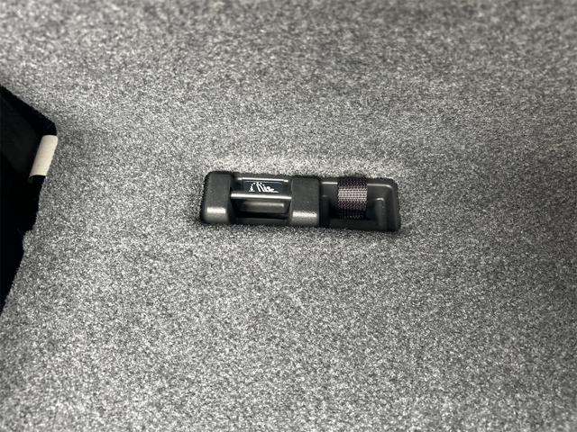 N-BOX G SSあんしんパッケージ コンピューター診断済 後期 メモリーナビ Bluetoothオーディオ DVD フルセグ ETC 両側自動ドア シートヒーター HIDライト バックシートテーブル リアスライドシート ホワイトアルミ(35枚目)