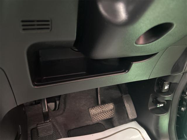 N-BOXカスタム G・Lパッケージ コンピューター診断済 走行4.4万キロ 後期 メモリーナビ Bluetoothオーディオ DVD フルセグ 自動ドア HIDライト フォグランプ 社外アルミ バックシートテーブル リアスライドシート(52枚目)