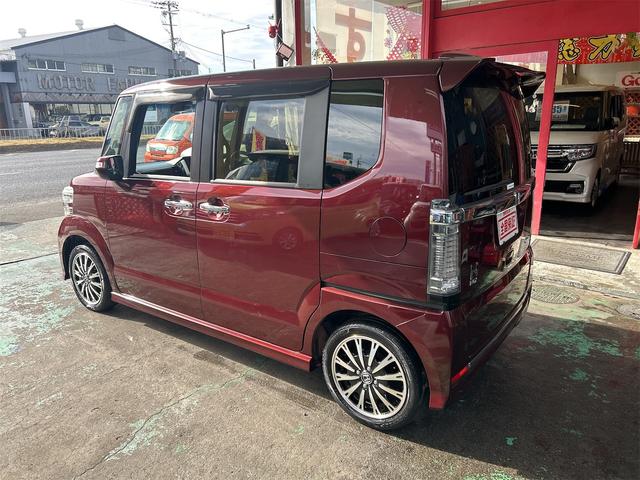 N-BOXカスタム G ターボSS安心パッケージ 後期×水冷直列3気筒DOHC12バルブターボ メモリーナビ ワンセグ スマートキー 純正15インチアルミ アイドリングストップ ベンチシート アームレスト クルコン(16枚目)