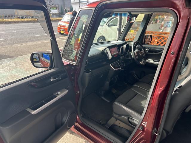 N-BOXカスタム G ターボSS安心パッケージ 後期×水冷直列3気筒DOHC12バルブターボ メモリーナビ ワンセグ スマートキー 純正15インチアルミ アイドリングストップ ベンチシート アームレスト クルコン(35枚目)