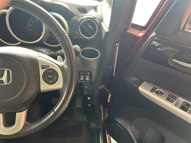 N-BOXカスタム G ターボSS安心パッケージ 後期×水冷直列3気筒DOHC12バルブターボ メモリーナビ ワンセグ スマートキー 純正15インチアルミ アイドリングストップ ベンチシート アームレスト クルコン(53枚目)