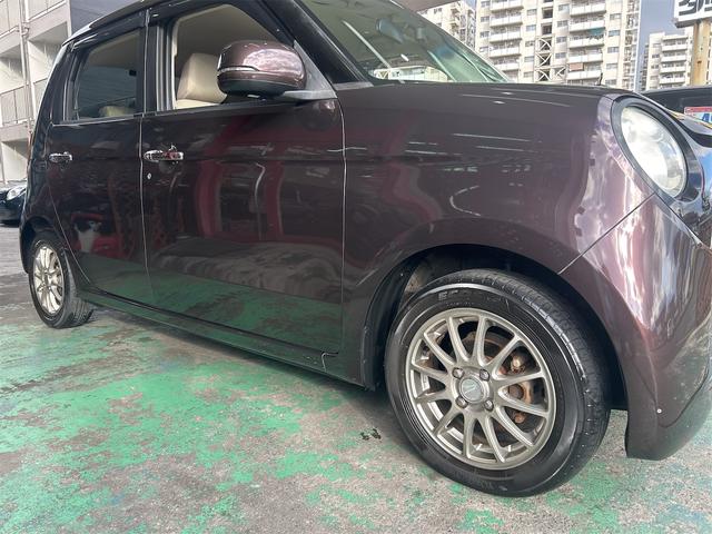 N-ONE G・Lパッケージ 純正CDデッキ HDMI接続端子 スマートキー二つ プッシュスタート HIDオートライト イカリング ベンチシート シートリフター アームレスト オートエアコン 社外アルミ(9枚目)