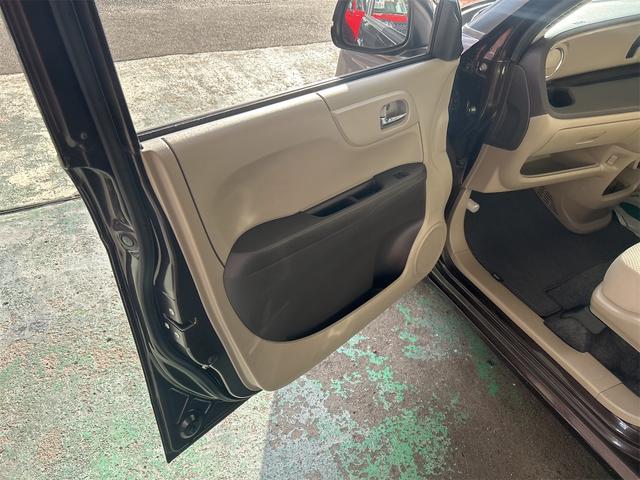 N-ONE G・Lパッケージ 純正CDデッキ HDMI接続端子 スマートキー二つ プッシュスタート HIDオートライト イカリング ベンチシート シートリフター アームレスト オートエアコン 社外アルミ(33枚目)