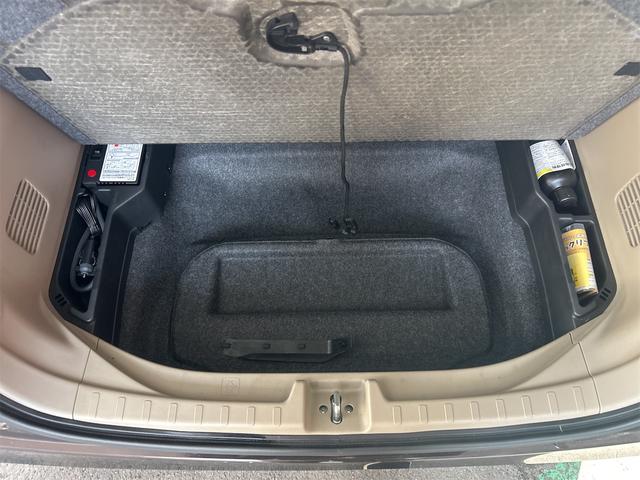 N-ONE G・Lパッケージ 純正CDデッキ HDMI接続端子 スマートキー二つ プッシュスタート HIDオートライト イカリング ベンチシート シートリフター アームレスト オートエアコン 社外アルミ(43枚目)