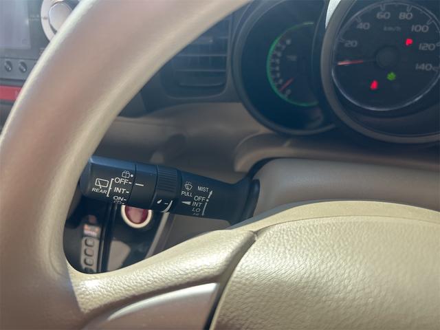 N-BOX G・Lパッケージ パワースライドドア 純正CDデッキ ステアスイッチ スマートキー プッシュスタート オートエアコン 純正アルミ(2024年製タイヤ) アームレスト コンピューター診断済み(52枚目)