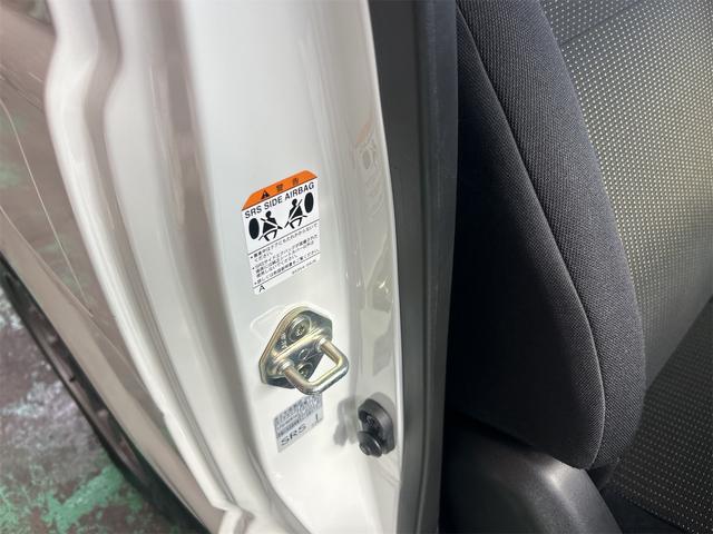 ジムニー ＸＣ　４ＷＤ×水冷直列３気筒ＩＣターボ　メモリーナビ　Ｂｌｕｅｔｏｏｔｈオーディオ　フルセグ　スマートキー　レーダーブレーキ　サムライ背面タイヤ　オートエアコン（61枚目）