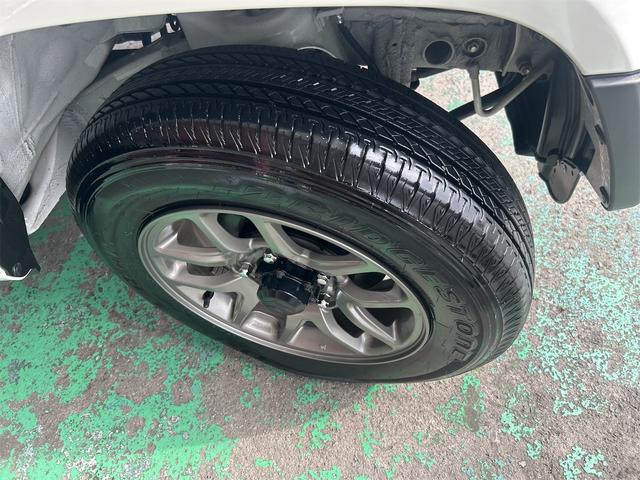 ジムニー ＸＣ　４ＷＤ×水冷直列３気筒ＩＣターボ　メモリーナビ　Ｂｌｕｅｔｏｏｔｈオーディオ　フルセグ　スマートキー　レーダーブレーキ　サムライ背面タイヤ　オートエアコン（63枚目）