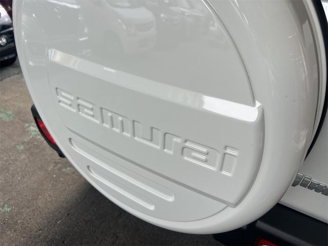 ジムニー ＸＣ　４ＷＤ×水冷直列３気筒ＩＣターボ　メモリーナビ　Ｂｌｕｅｔｏｏｔｈオーディオ　フルセグ　スマートキー　レーダーブレーキ　サムライ背面タイヤ　オートエアコン（66枚目）