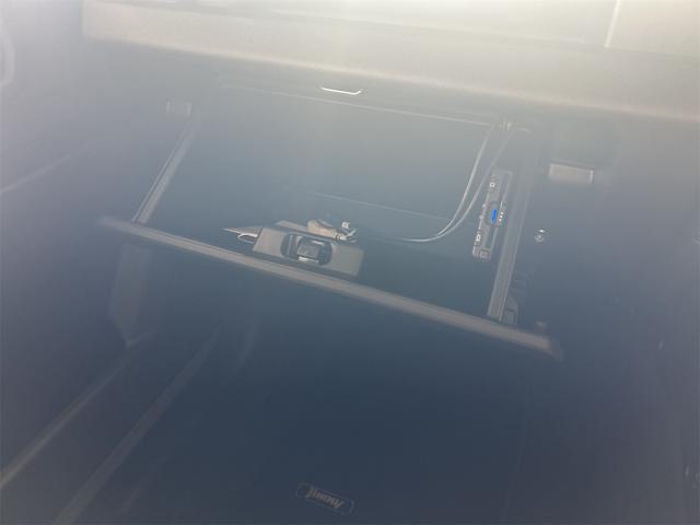 ジムニー ＸＣ　４ＷＤ×水冷直列３気筒ＤＯＨＣ１２バルブターボ　アルパインディスプレイオーディオ　Ｂｌｕｅｔｏｏｔｈオーディオ　スマートキー　背面タイヤ　　オートエアコン（42枚目）