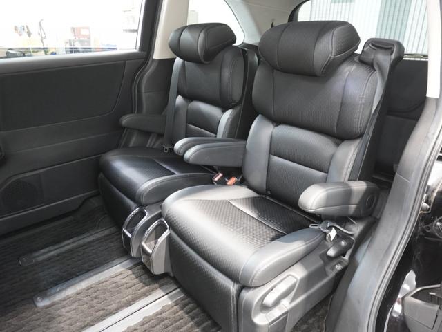 【セカンドシート】ゆったり快適に座っていただけますので、楽しくドライブに参加できます。