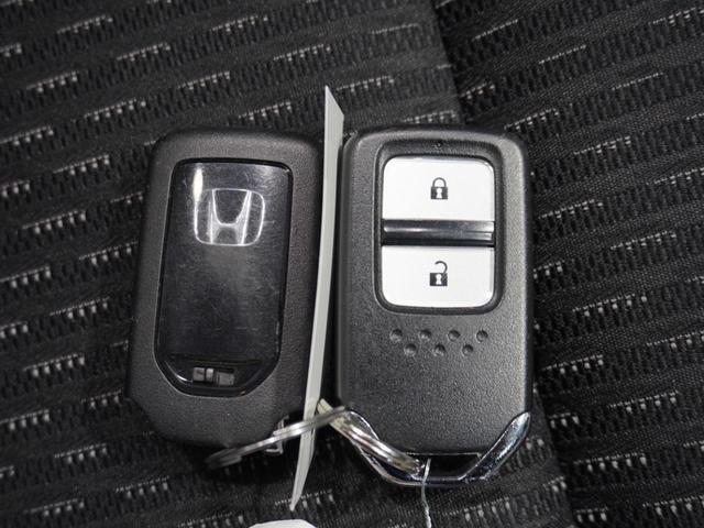 フィット １３Ｇ・Ｌパッケージファインエディション　メモリーナビ　フルセグ　ＣＤ　ＤＶＤ　ステアリングリモコンスイッチ　ＥＴＣ　リアカメラ　ドライブレコーダー　ＬＥＤヘッドライト　クルーズコントロール　禁煙車（42枚目）