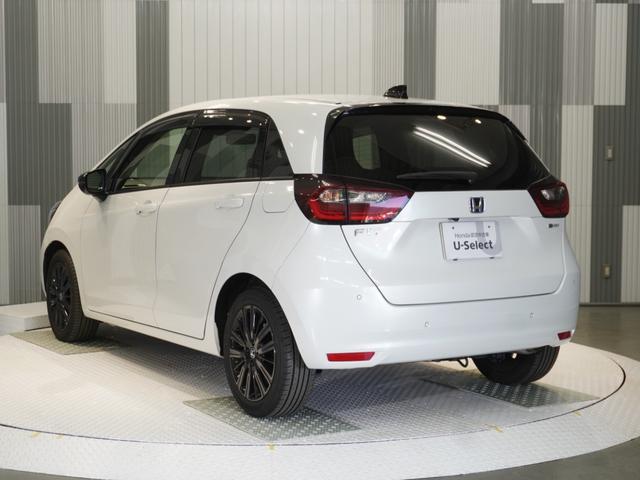 フィット ｅ：ＨＥＶホーム２０周年特別仕様車カーサ　禁煙車　純正メモリーナビ　フルセグ　ホンダセンシング　ＬＥＤヘッドライト　ＥＴＣ　ドライブレコーダー　フロントシートヒーター　内装グレー　Ｕ－ＳｅｌｅｃｔＰｌｅｍｉｕｍ２年間走行無制限保証（8枚目）