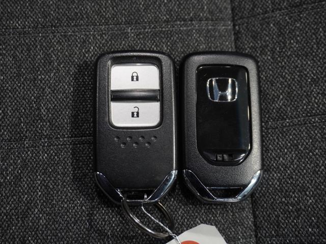 フィット ｅ：ＨＥＶホーム２０周年特別仕様車カーサ　禁煙車　純正メモリーナビ　フルセグ　ホンダセンシング　ＬＥＤヘッドライト　ＥＴＣ　ドライブレコーダー　フロントシートヒーター　内装グレー　Ｕ－ＳｅｌｅｃｔＰｌｅｍｉｕｍ２年間走行無制限保証（49枚目）