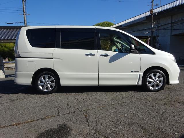 セレナ ハイウェイスター　Ｓ－ハイブリッド　Ｖセレクション　純正８インチナビ　ＴＶ　バックカメラ　ＥＴＣ　１０．２インチフリップダウンモニター　両側パワースライド　インテリジェントキー　キセノンヘッドライト　クルーズコントロール　社外デジタルインナーミラー（5枚目）