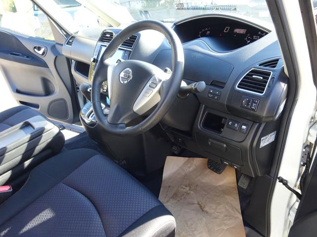 セレナ ハイウェイスター　Ｓ－ハイブリッド　Ｖセレクション　純正８インチナビ　ＴＶ　バックカメラ　ＥＴＣ　１０．２インチフリップダウンモニター　両側パワースライド　インテリジェントキー　キセノンヘッドライト　クルーズコントロール　社外デジタルインナーミラー（14枚目）