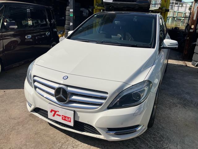 Bクラス B180 レザーパッケージ 純正ナビ 地デジTV クルーズコントロール  バックカメラ ー 純正16インチAW オートHIDヘッドライト ETC 革巻きステアリング(3枚目)