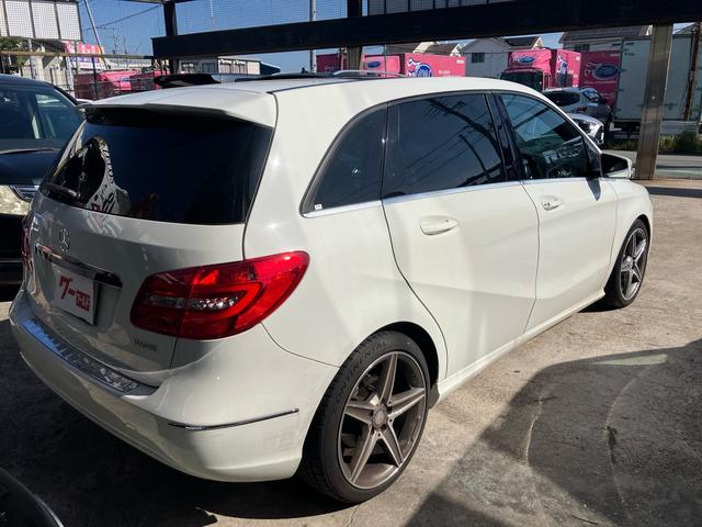 Bクラス B180 レザーパッケージ 純正ナビ 地デジTV クルーズコントロール  バックカメラ ー 純正16インチAW オートHIDヘッドライト ETC 革巻きステアリング(7枚目)