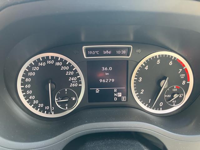 Bクラス B180 レザーパッケージ 純正ナビ 地デジTV クルーズコントロール  バックカメラ ー 純正16インチAW オートHIDヘッドライト ETC 革巻きステアリング(23枚目)