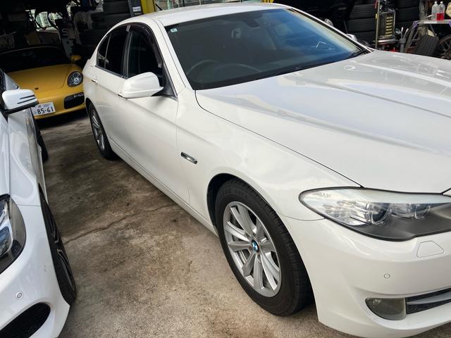 ５シリーズ ５２３ｄブルーパフォーマンス　レースチップ　レムスマフラー　レカロシート　ＥＴＣ　ＨＤＤナビ　フルセグ　バックカメラ　パワーシート（4枚目）