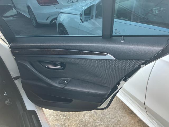 ５シリーズ ５２３ｄブルーパフォーマンス　レースチップ　レムスマフラー　レカロシート　ＥＴＣ　ＨＤＤナビ　フルセグ　バックカメラ　パワーシート（35枚目）