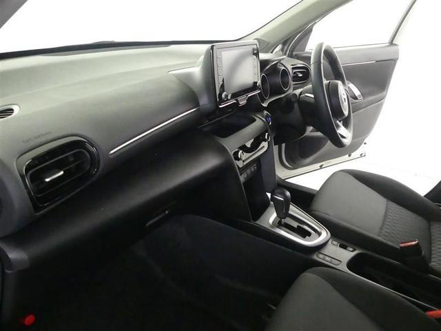 ヤリスクロス G ETC装備 リヤカメラ スマートエントリー イモビライザー DVD再生機能 オートエアコン アルミホイール ナビ キーレス パワーウィンドウ クルコン ABS ワンオーナー メモリーナビ エアバッグ(22枚目)