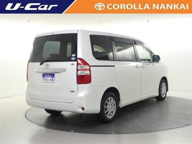 ノア Ｘ　スマートエディション　フルフラット　ナビ＆ＴＶ　リアクーラー　キーレス　パワーウインドウ　１オーナー　スマートキー　ウォークスルー　３列シート　ＥＴＣ　パワーステアリング　盗難防止システム　オートエアコン　ドラレコ　ＡＢＳ（3枚目）