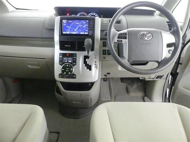 ノア Ｘ　スマートエディション　フルフラット　ナビ＆ＴＶ　リアクーラー　キーレス　パワーウインドウ　１オーナー　スマートキー　ウォークスルー　３列シート　ＥＴＣ　パワーステアリング　盗難防止システム　オートエアコン　ドラレコ　ＡＢＳ（4枚目）