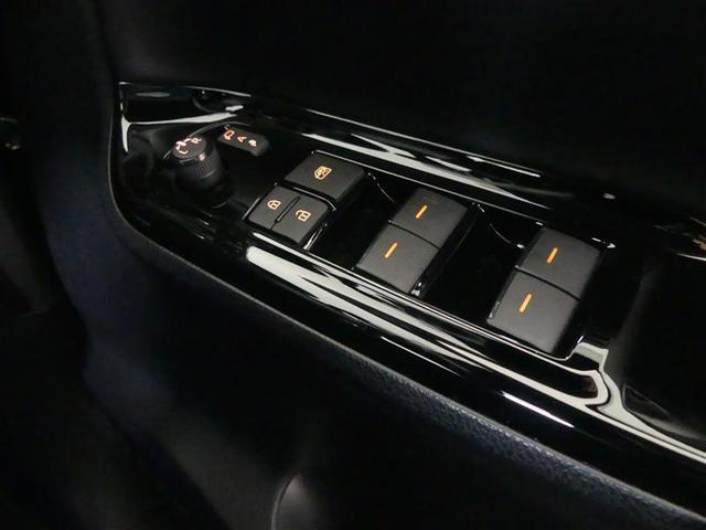 ヴォクシー ZS 煌III プリクラッシュ スマートキ アイスト DVD再生機能 横滑り防止装置 ナビTV アルミ 三列シート WAC 盗難防止 オートエアコン キーレス ETC装備 パワステ メモリナビ クルコン ABS(24枚目)