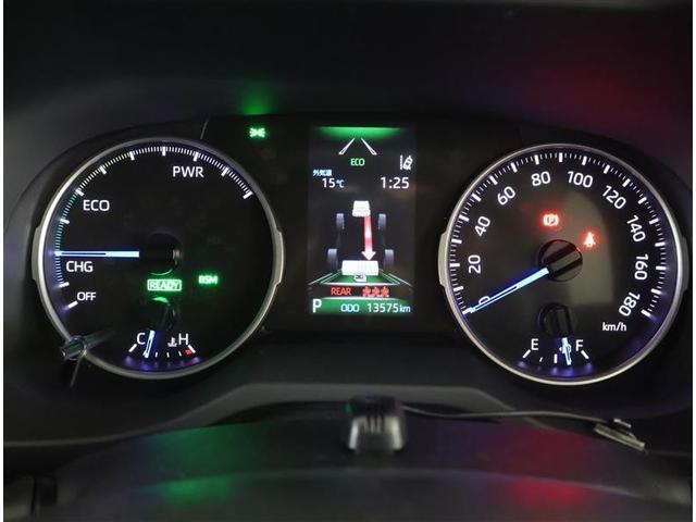 とっても見やすいメーターです。夜間時はラグジュアリーな気分にさせてくれる照明が魅力ですので、夜のドライブも楽しみになりますよ♪