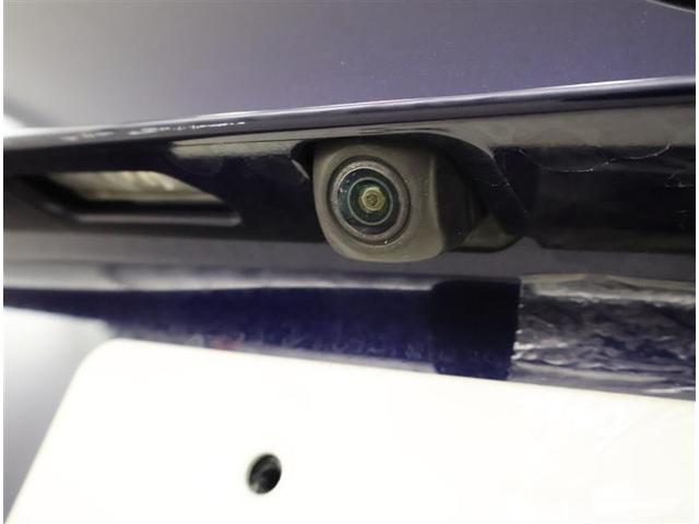 バックカメラが付いているので後方確認が非常にしやすいです。今や運転初心者も熟練者も必須装備！ついていて損はないですね♪