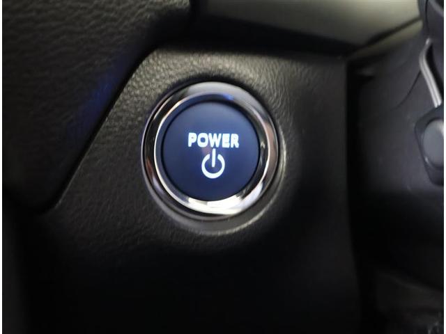 スマートキーを携帯していればキーを取り出さずにドアを施錠＆解錠。クルマの始動も可能です。