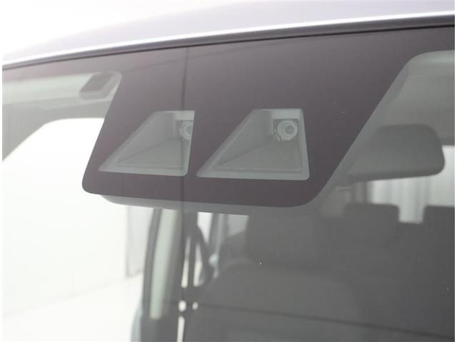 サポカーＳとは、衝突被害軽減ブレーキに加えて、高齢者に多いと言われている踏み間違い事故防止をサポートする機能です。詳しくは販売店スタッフまでおたずねください。