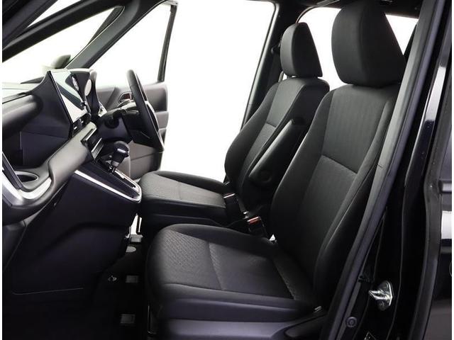 高いホールド性で運転姿勢が安定します。長距離ドライブでも疲れにくいのが魅力です。快適なドライビングライフをお送りください♪